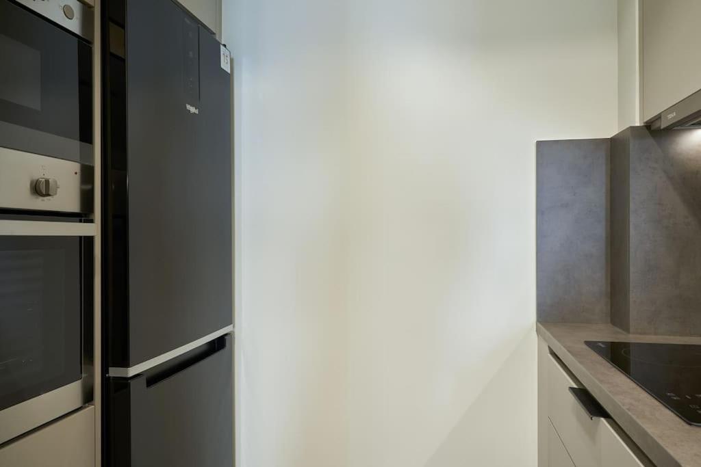 Little Gem: Modern Urban Retreat Appartement Athene Buitenkant foto