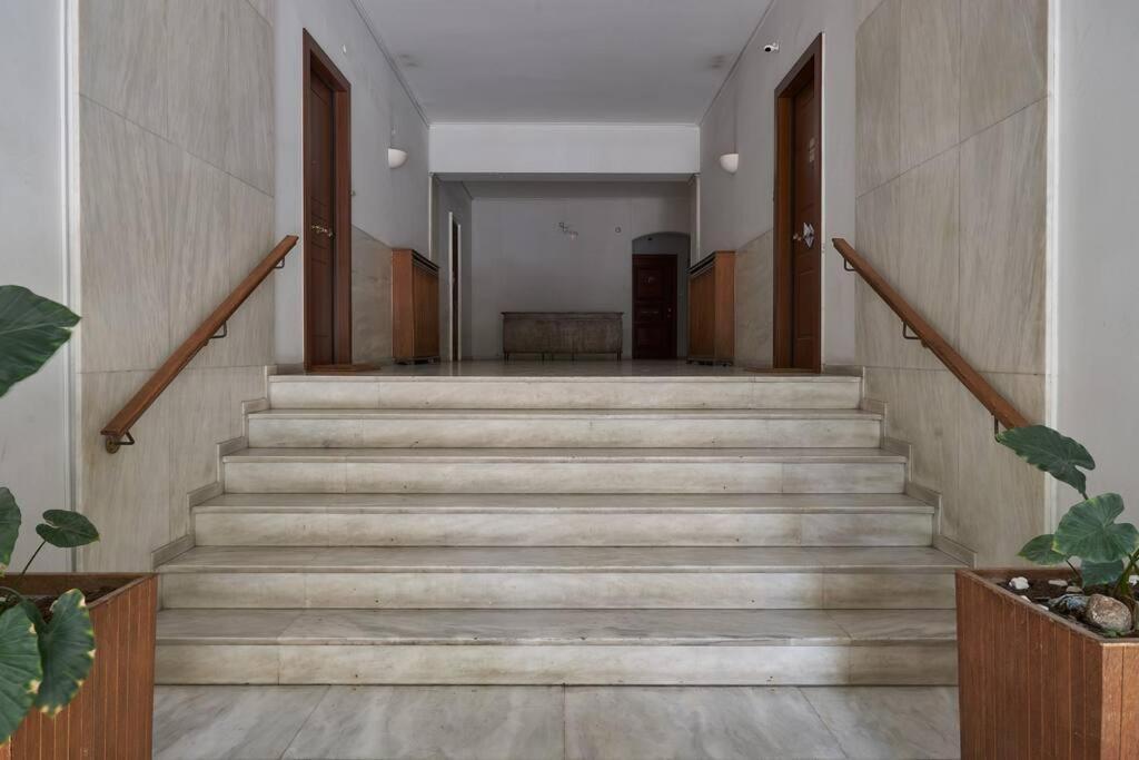 Little Gem: Modern Urban Retreat Appartement Athene Buitenkant foto